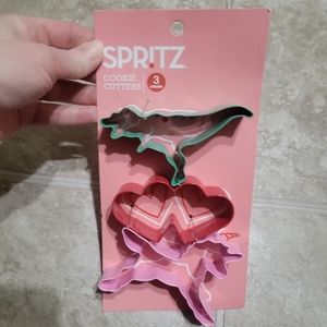2/$10 Cookie Cutters Spritz Valentines Day Dinosaur Unicorn Double Hearts NEW